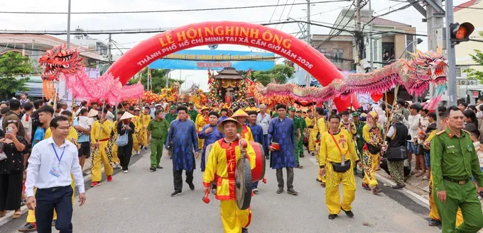 le-hoi-nghinh-ong-xa-can-gio-4050-425.jpg