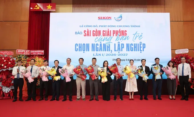 trao-hoa-2929-6869-5465-2688.jpg