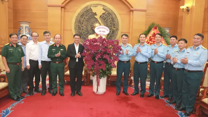 quan-chung-phong-khong-khong-quan-10-9830-15.jpg