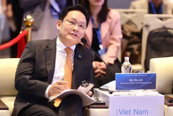 ong-ge-jun-giam-doc-dieu-hanh-tojoy-enterprise-services-phat-bieu-8420-1738.jpg