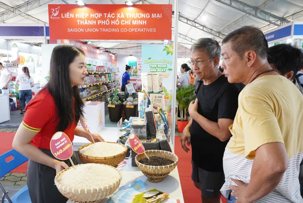 Gian hàng của Saigon Co.op tại hội nghị kết nối cung - cầu TPHCM 2024