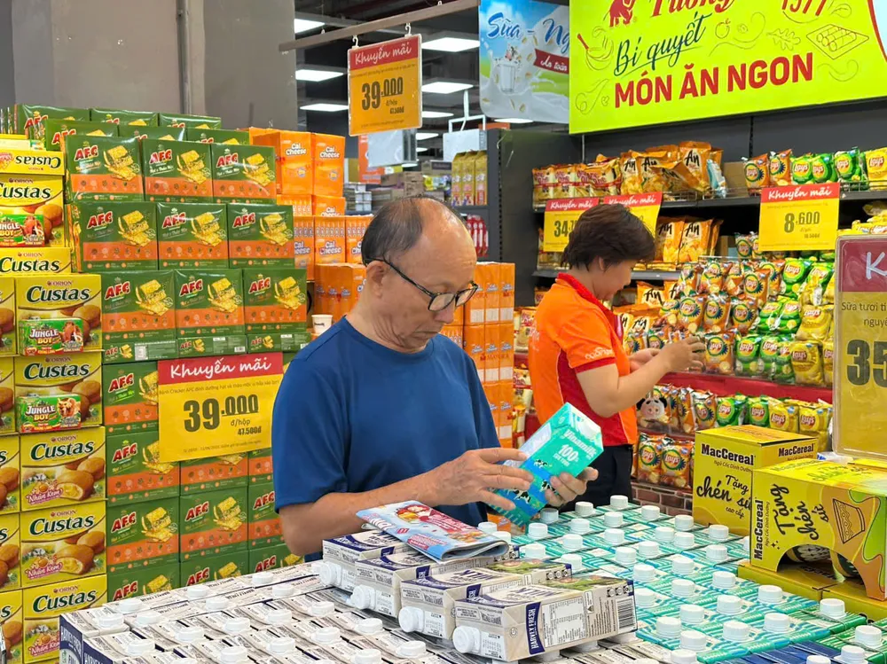 Hoạt động khuyến mãi giảm giá tại siêu thị góp phần kích cầu tiêu dùng