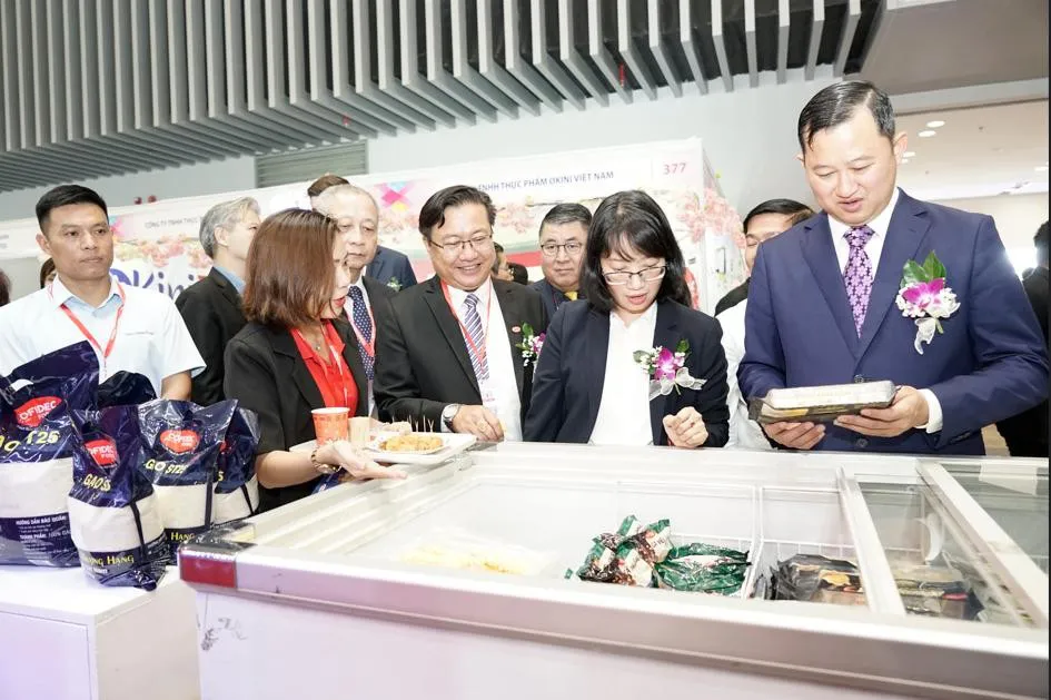 Sản phẩm của Cofidec, thành viên của Tổng Công ty Thương mại Sài Gòn TNHH MTV (SATRA) tham gia triển lãm quốc tế ngành lương thực thực phẩm TPHCM lần thứ 4 năm 2025