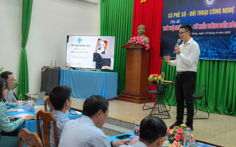 Chuyên gia trao đổi, chia sẻ tại mô hình “Cà phê số - Đối thoại công nghệ tương lai”