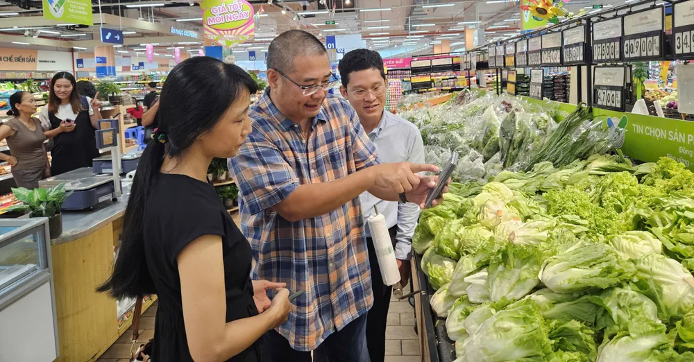 Người tiêu dùng dễ dàng quét mã QR để kiểm tra nguồn gốc sản phẩm