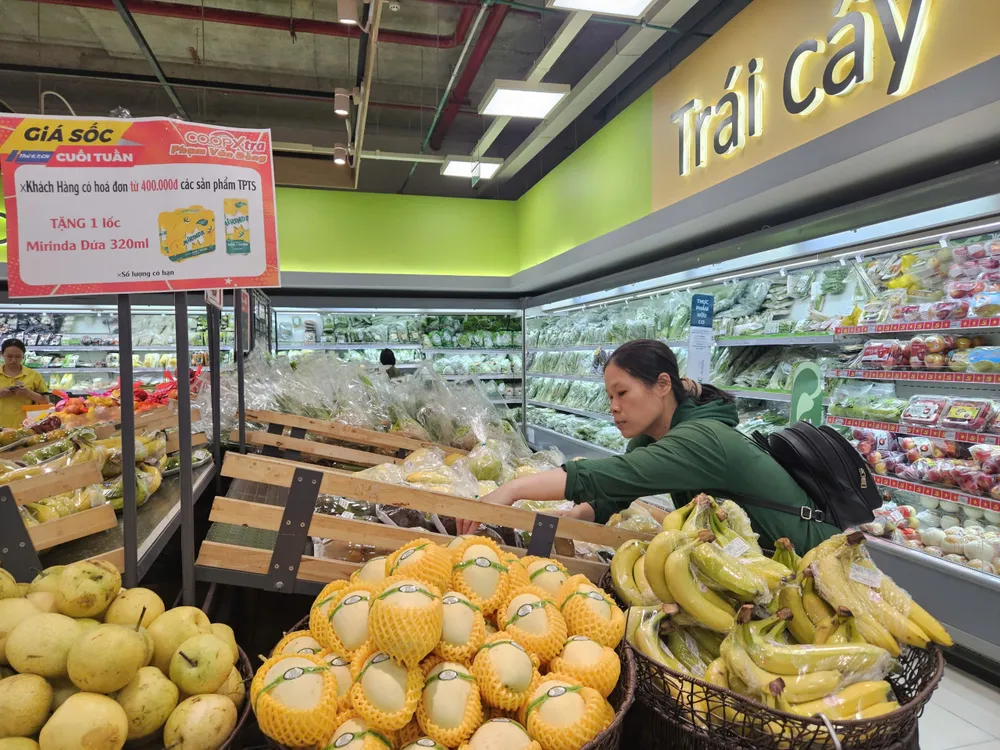 Giá hàng hóa thiết yếu được giữ ổn định tại các kênh siêu thị hiện đại