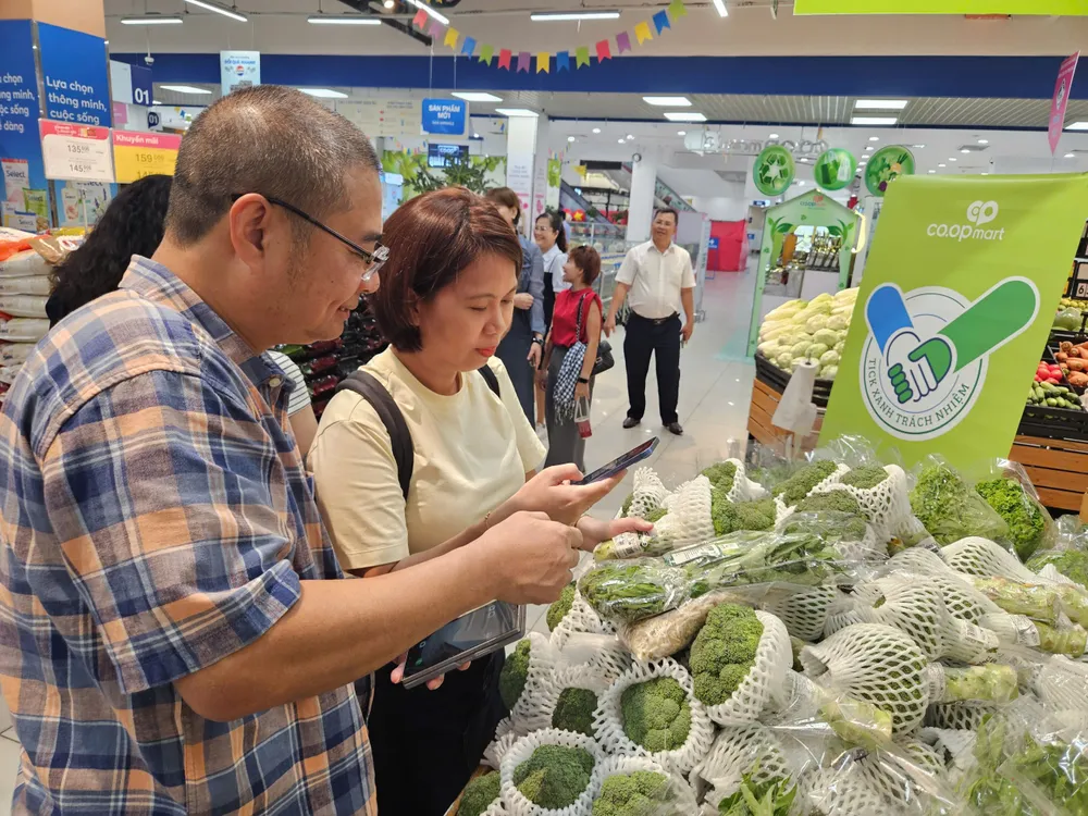 Người tiêu dùng chọn mua sản phẩm gắn “Tick xanh”