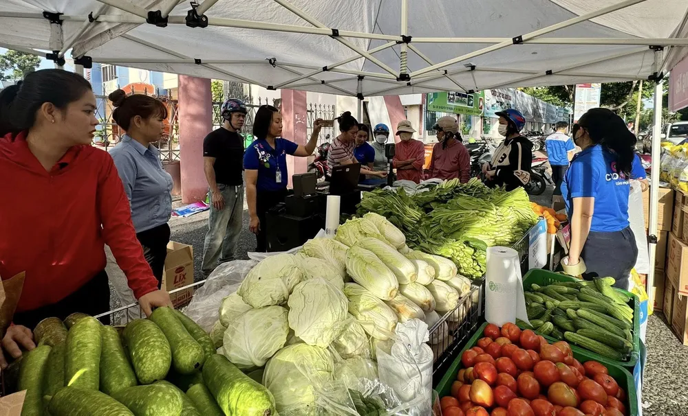 Siêu thị Co.opmart Vũng Tàu bán hàng bình ổn phục vụ người dân