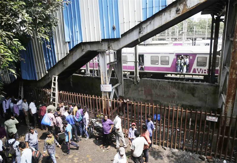 Giẫm đạp tại Mumbai, ít nhất 22 người chết ảnh 2