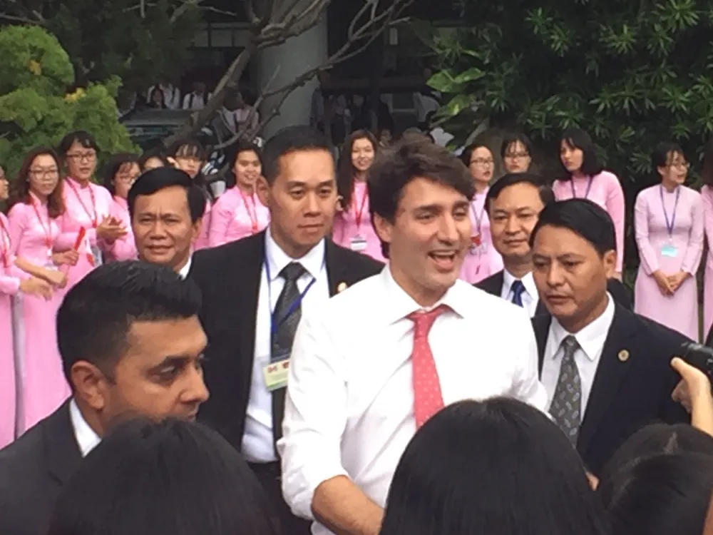 Lãnh đạo TPHCM tiếp Thủ tướng Canada ảnh 1