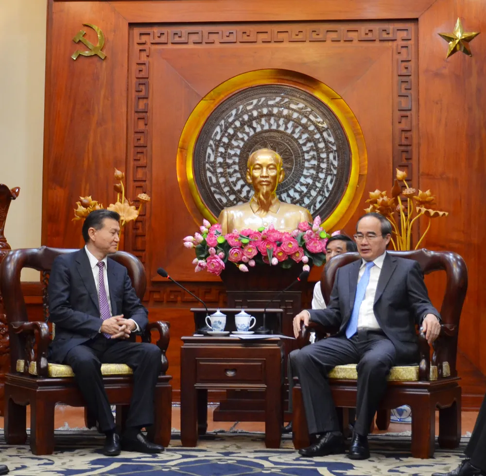 Bí thư Thành ủy TPHCM Nguyễn Thiện Nhân tiếp Chủ tịch Liên đoàn Cờ vua Thế giới ảnh 1