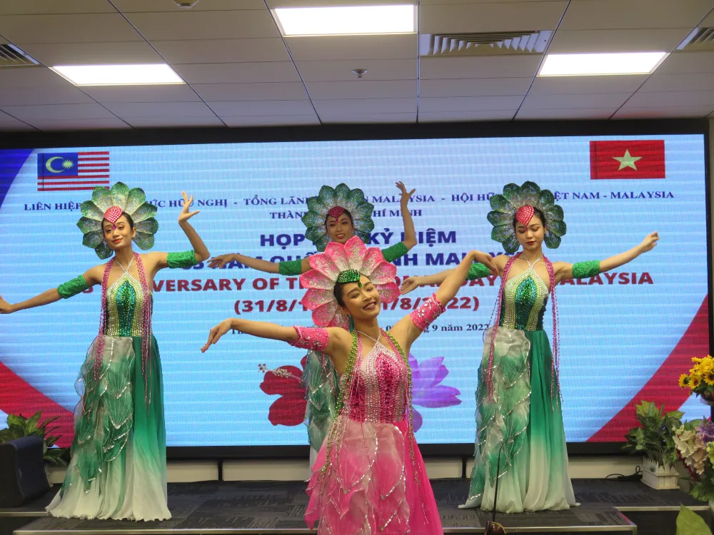 Kỷ niệm 65 năm Quốc khánh Malaysia ảnh 2