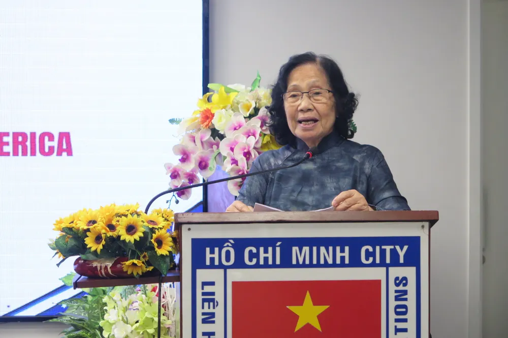 Bác sĩ Nguyễn Thị Ngọc Phượng, Chủ tịch Hội hữu nghị Việt Nam - Hoa Kỳ TPHCM phát biểu chào mừng kỷ niệm lần thứ 247 Ngày Độc lập Hoa Kỳ