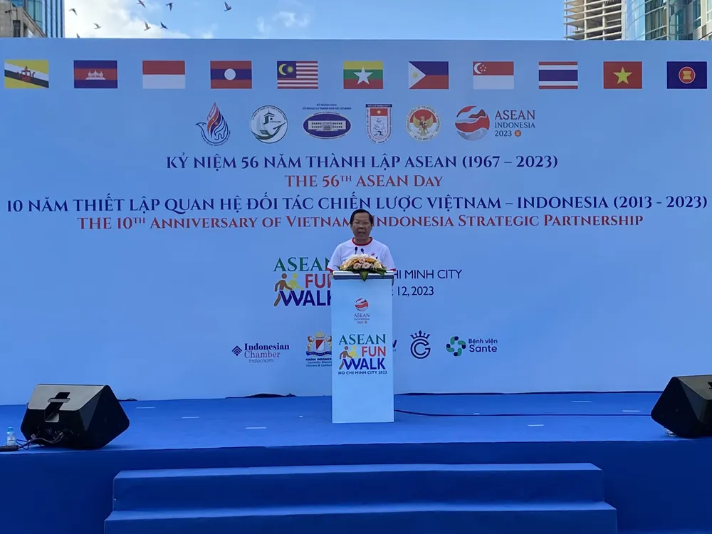Chủ tịch UBND TPHCM Phan Văn Mãi phát biểu tại ASEAN Fun Walk 2023