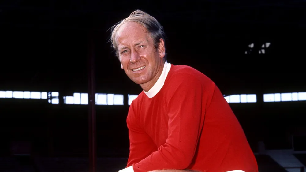 Sir Bobby Charlton trong màu áo tuyển Anh