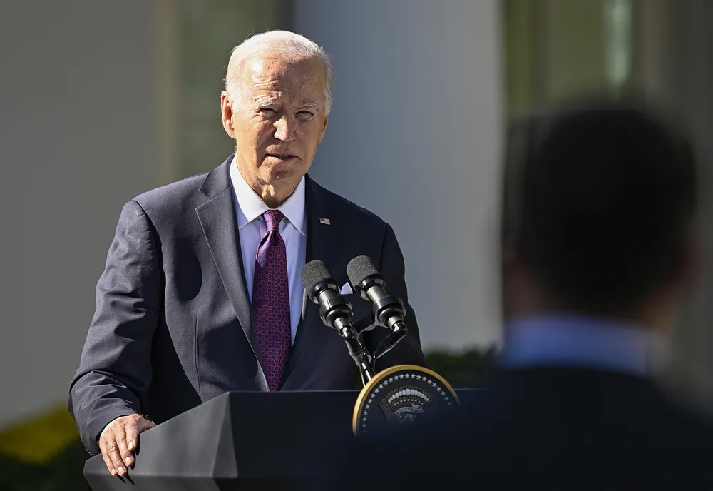 Tổng thống Joe Biden tuyên bố hỗ trợ liên bang cho bang Main sau 2 vụ xả súng