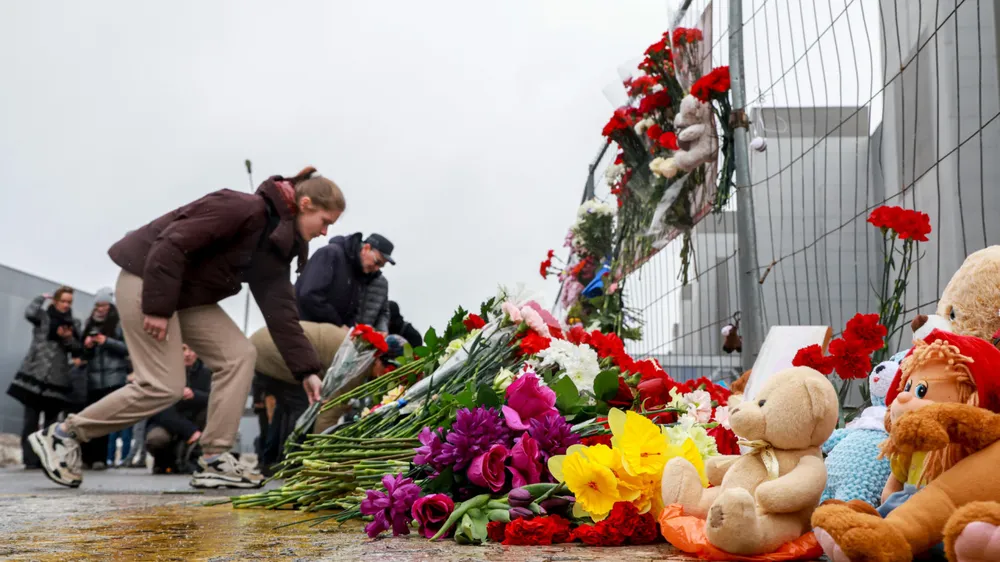 Nga thắp nến.jpg