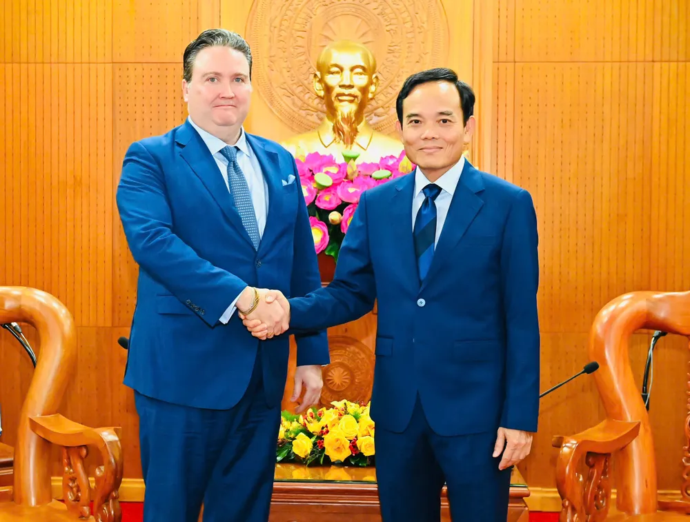 Bí thư Thành ủy TPHCM Trần Lưu Quang tiếp Đại sứ Hoa Kỳ tại Việt Nam Marc E. Knapper. Ảnh: VIỆT DŨNG