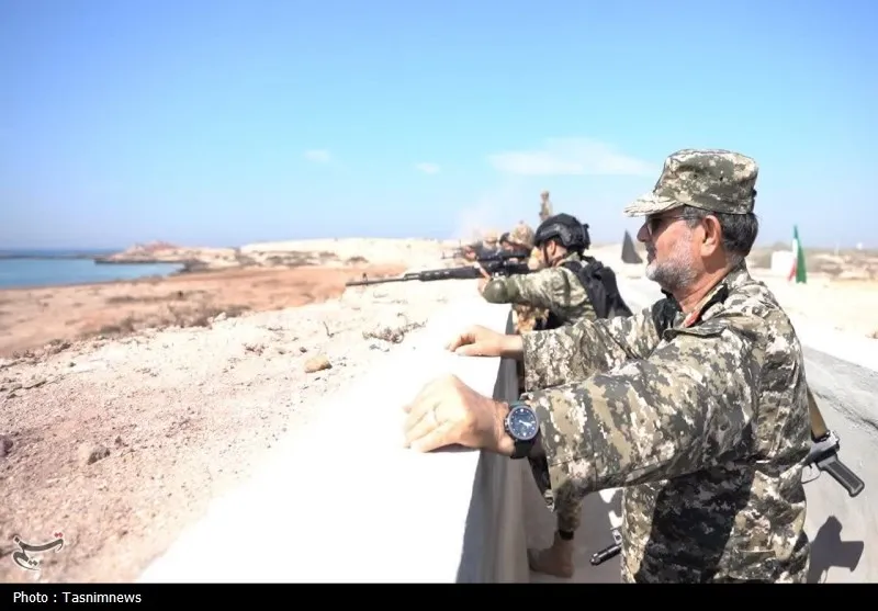 Iran vẫn đang kiểm soát eo biển Hormuz. Ảnh: TASNIM