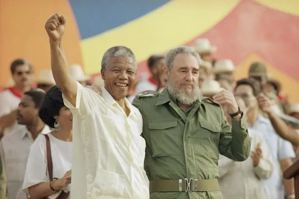 Fidel và Mandela-Ảnh Cubadebate.jpg