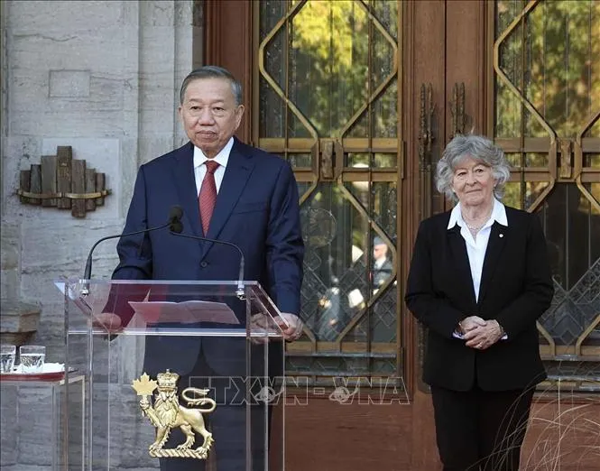 Họp báo.jpg