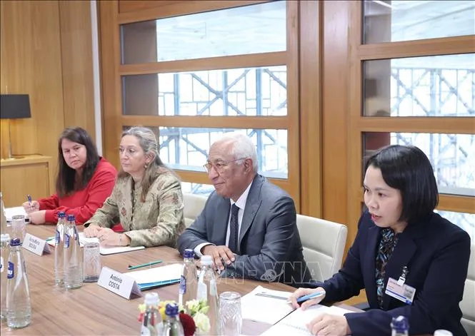 vna_potal_tong_bi_thu_chu_tich_nuoc_to_lam_hoi_dam_voi_chu_tich_hoi_dong_chau_au_stand (1).jpg