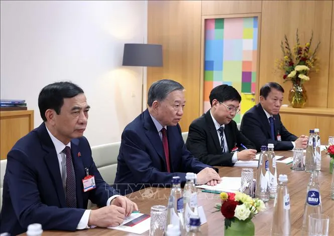vna_potal_tong_bi_thu_chu_tich_nuoc_to_lam_hoi_dam_voi_chu_tich_hoi_dong_chau_au_stand (3).jpg