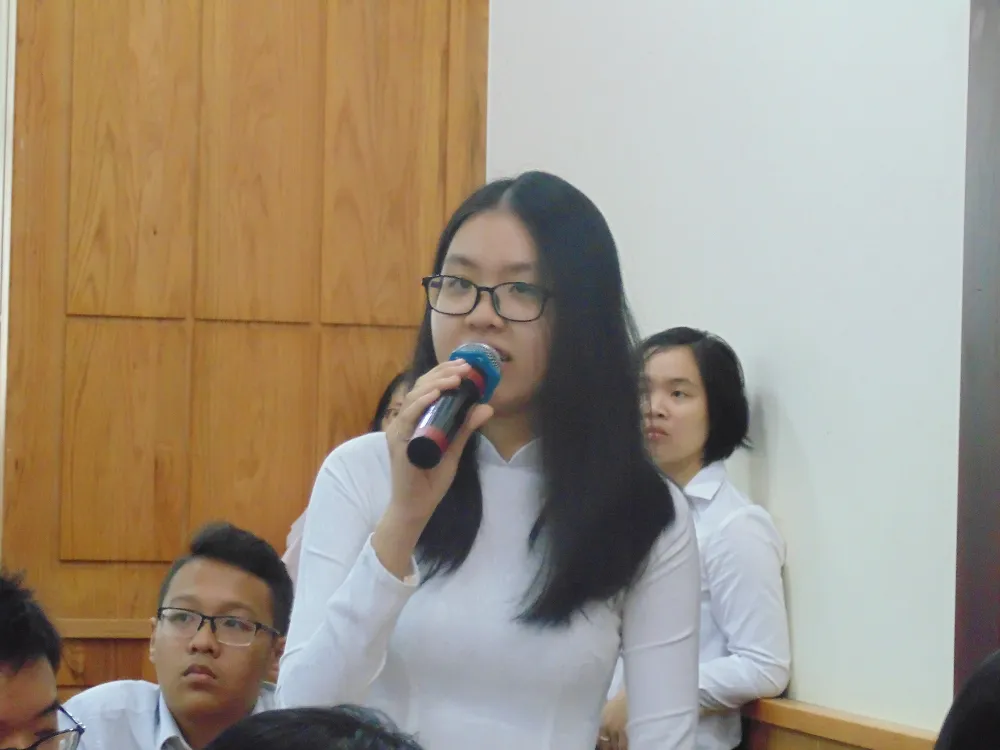 Lãnh đạo Sở GD-ĐT TPHCM đối thoại với 110 học sinh tiêu biểu của thành phố ảnh 1