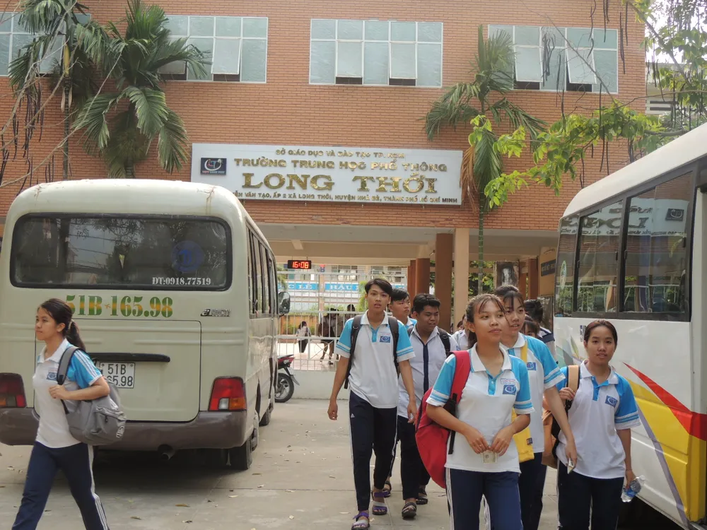 Tạm đình chỉ dạy học cô giáo “suốt 3 tháng lên lớp không nói gì với học sinh”  ảnh 1