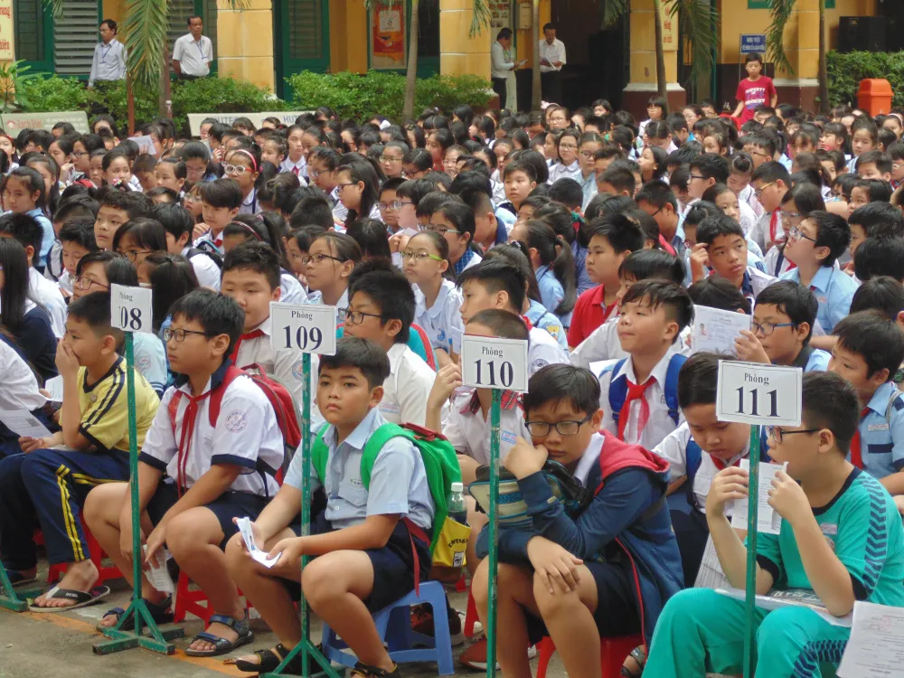 Hơn 4.000 thí sinh căng thẳng tranh suất vào lớp 6 Trường THPT chuyên Trần Đại Nghĩa ảnh 1