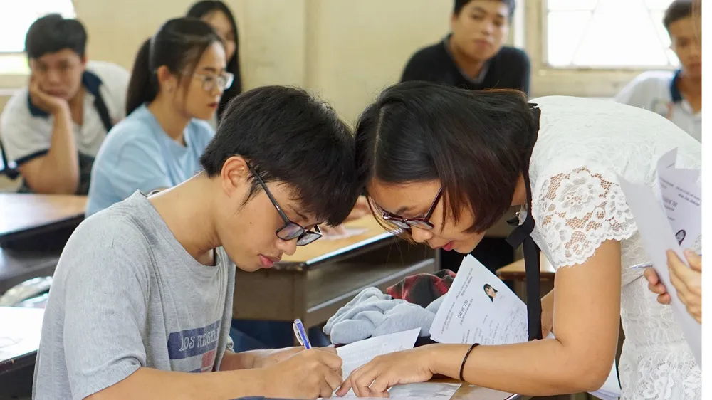 TPHCM: Hơn 78.000 thí sinh làm thủ tục dự thi THPT quốc gia năm 2018 ảnh 6