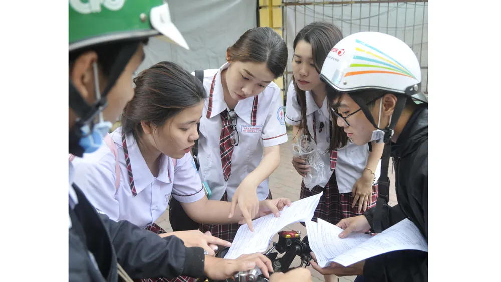 Thi THPT quốc gia: Đề Toán dài, tính phân hóa cao ảnh 1