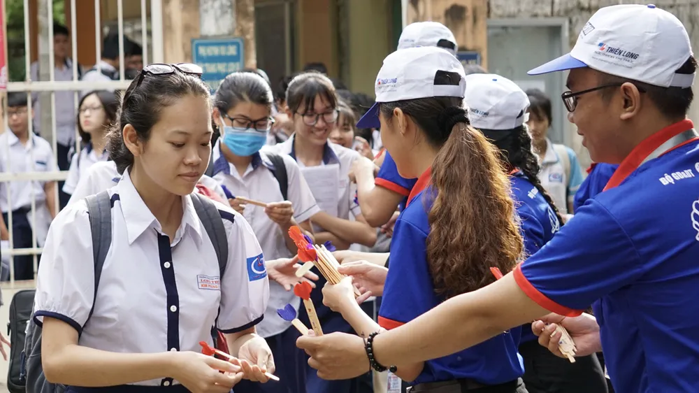 Thi THPT quốc gia: Đề Toán dài, tính phân hóa cao ảnh 5