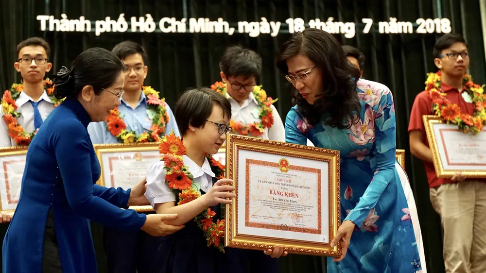 TPHCM: Tôn vinh và khen thưởng 778 học sinh giỏi năm học 2017-2018 ảnh 1