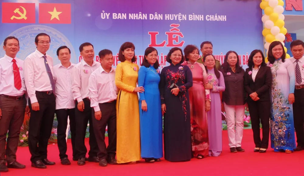 Công bố quyết định thành lập Trường Tiểu học Huỳnh Văn Bánh ảnh 1