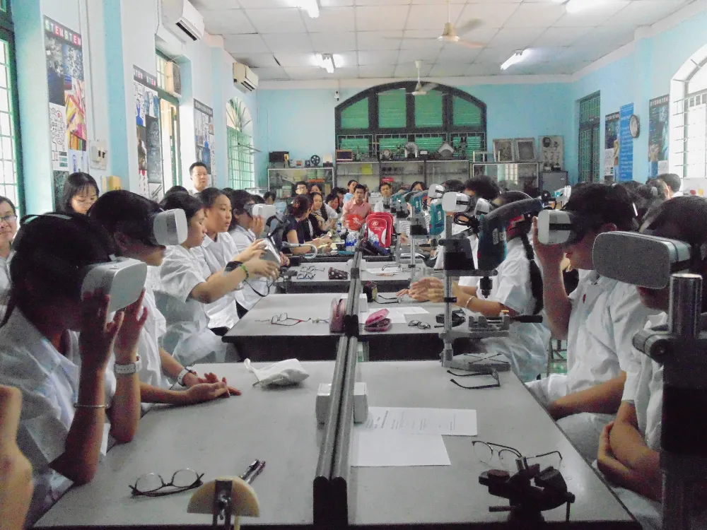 Học sinh trường Lê Quý Đôn hào hứng trải nghiệm cùng tiết học STEAM ảnh 2