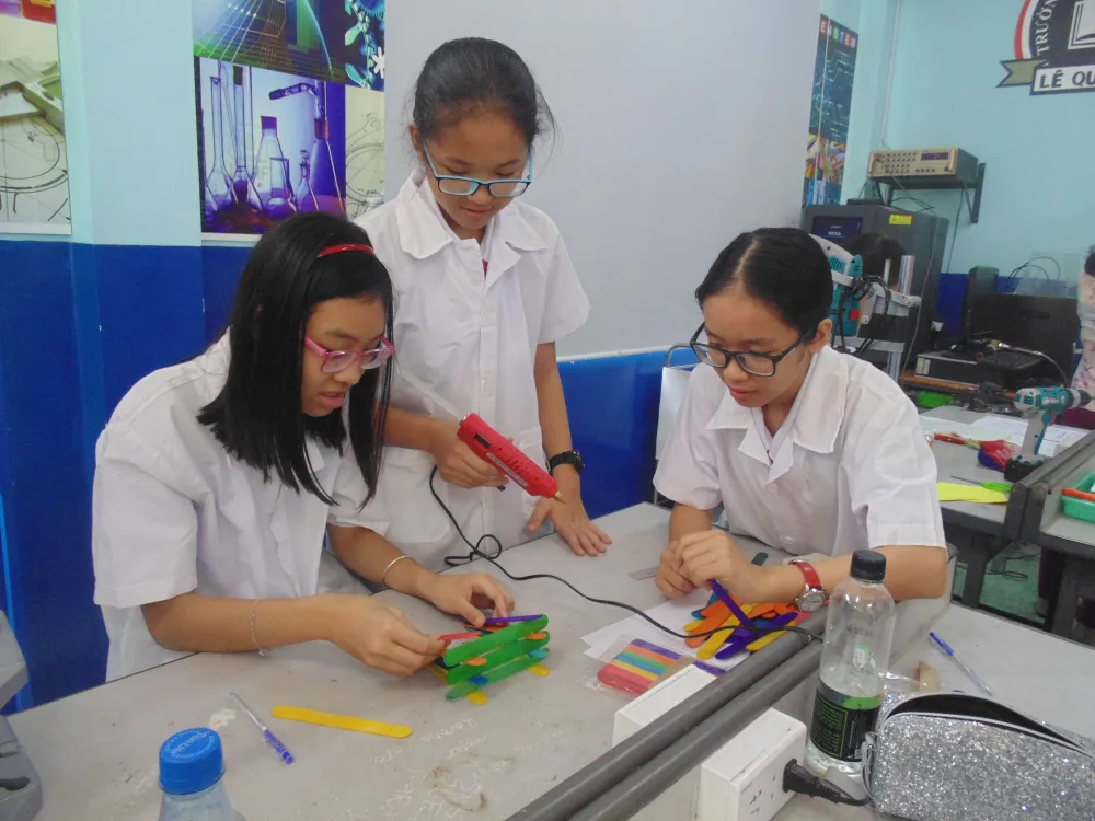 Học sinh trường Lê Quý Đôn hào hứng trải nghiệm cùng tiết học STEAM ảnh 4