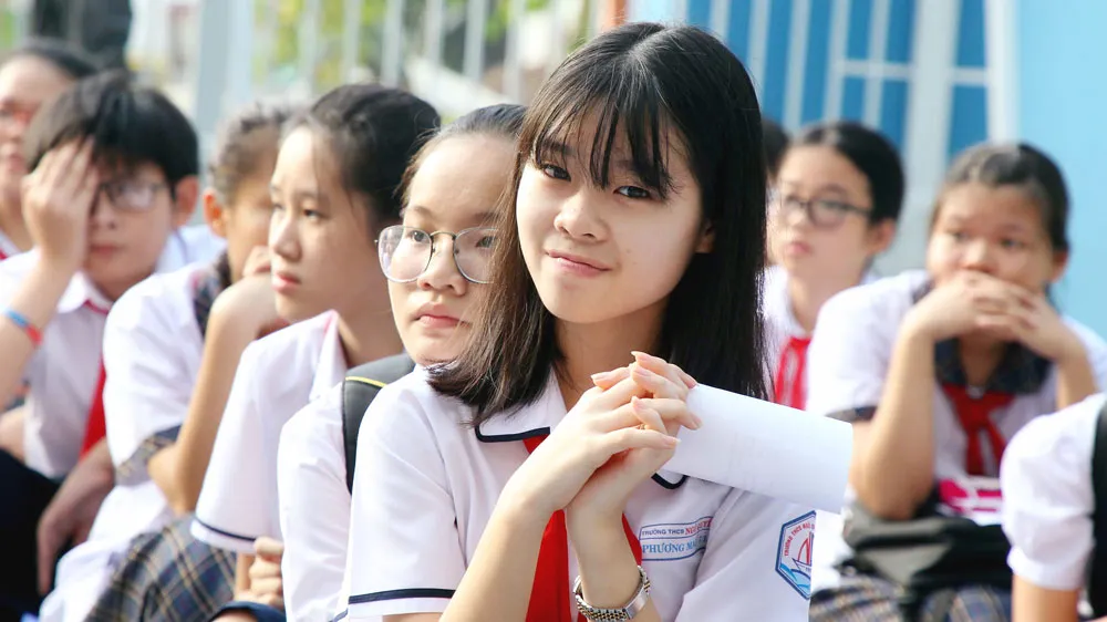 Sôi nổi cuộc thi “Văn hay chữ tốt” qua hành trình đến với bảo tàng ảnh 2