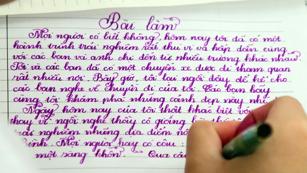 Sôi nổi cuộc thi “Văn hay chữ tốt” qua hành trình đến với bảo tàng ảnh 8