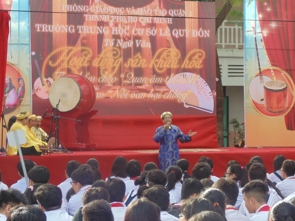 Khi học sinh thử sức với chèo ảnh 1