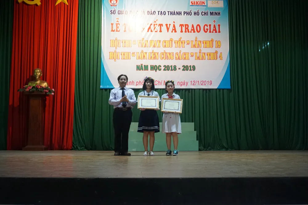 Thư gửi bố công tác ở Trường Sa giành giải nhất hội thi “Lớn lên cùng sách” năm học 2018-2019 ảnh 1