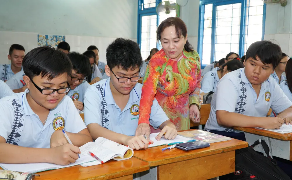 Hạn chế tối đa tình trạng học sinh ở TPHCM sau khi trúng tuyển lớp 10 xin chuyển trường ảnh 1