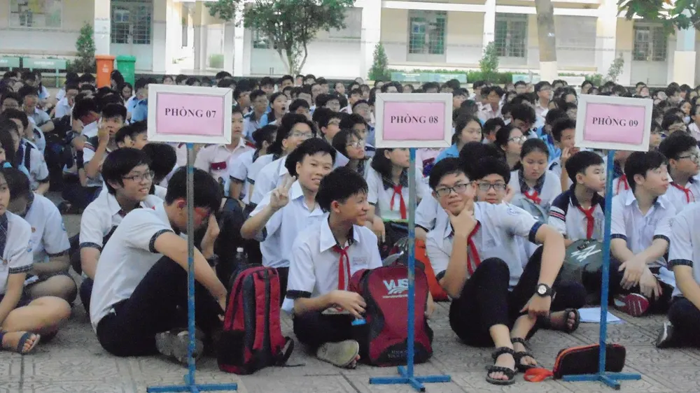 Hơn 80.000 thí sinh TPHCM bước vào môn thi đầu tiên kỳ thi tuyển sinh lớp 10 ảnh 2