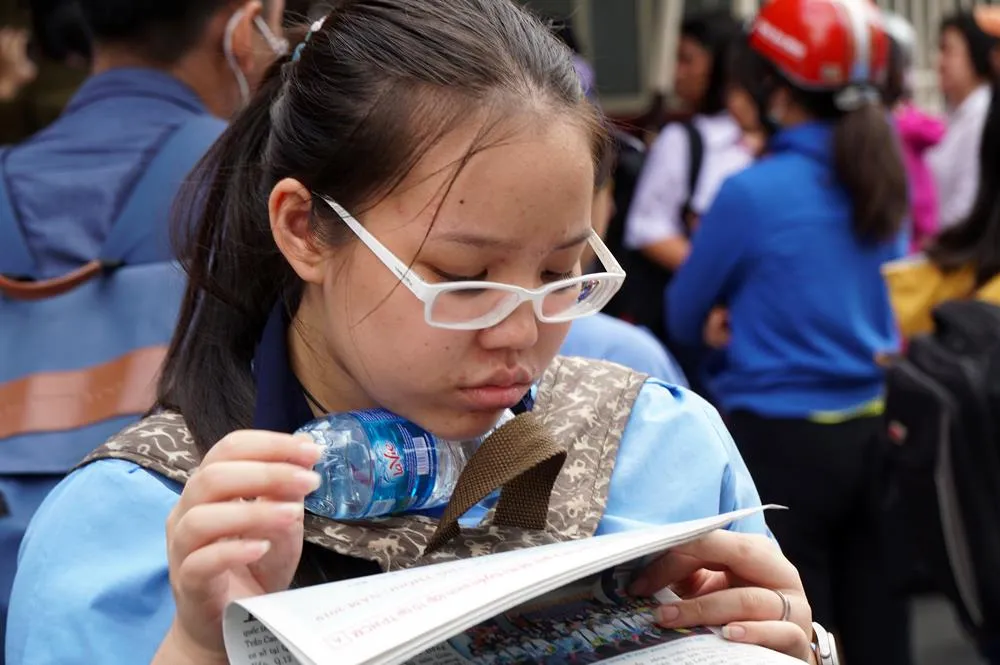 Tuyển sinh lớp 10 ở TPHCM: Đề Toán “làm khó” thí sinh ảnh 2