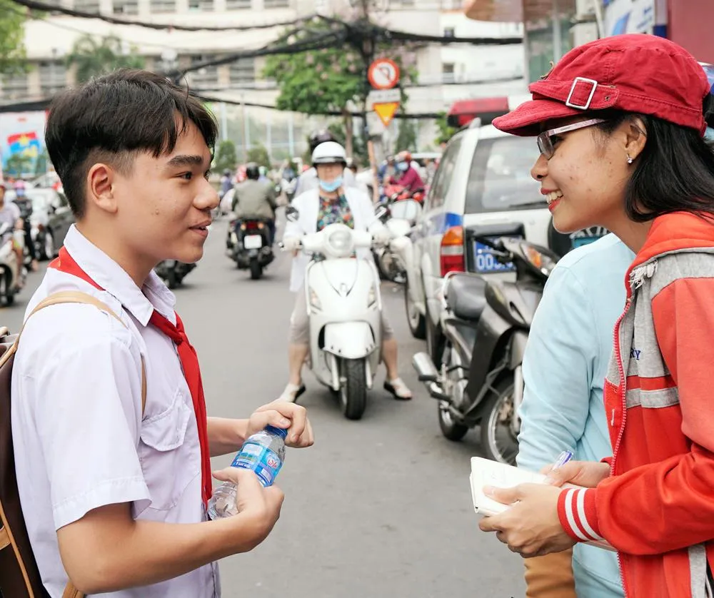 Tuyển sinh lớp 10 ở TPHCM: Đề Toán “làm khó” thí sinh ảnh 1