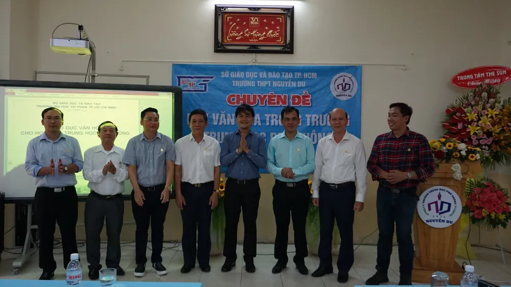 Lần đầu tiên đưa chuyên đề Giáo dục văn hóa vào trường phổ thông ảnh 1