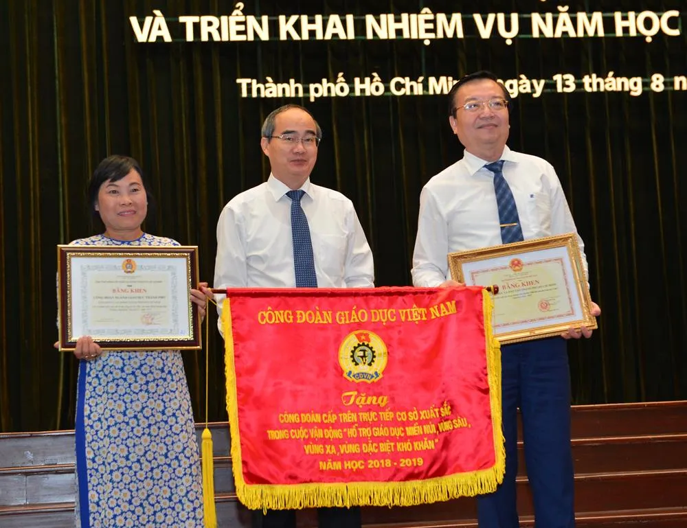 Nâng cao chất lượng giáo dục đạt trình độ quốc tế ảnh 1