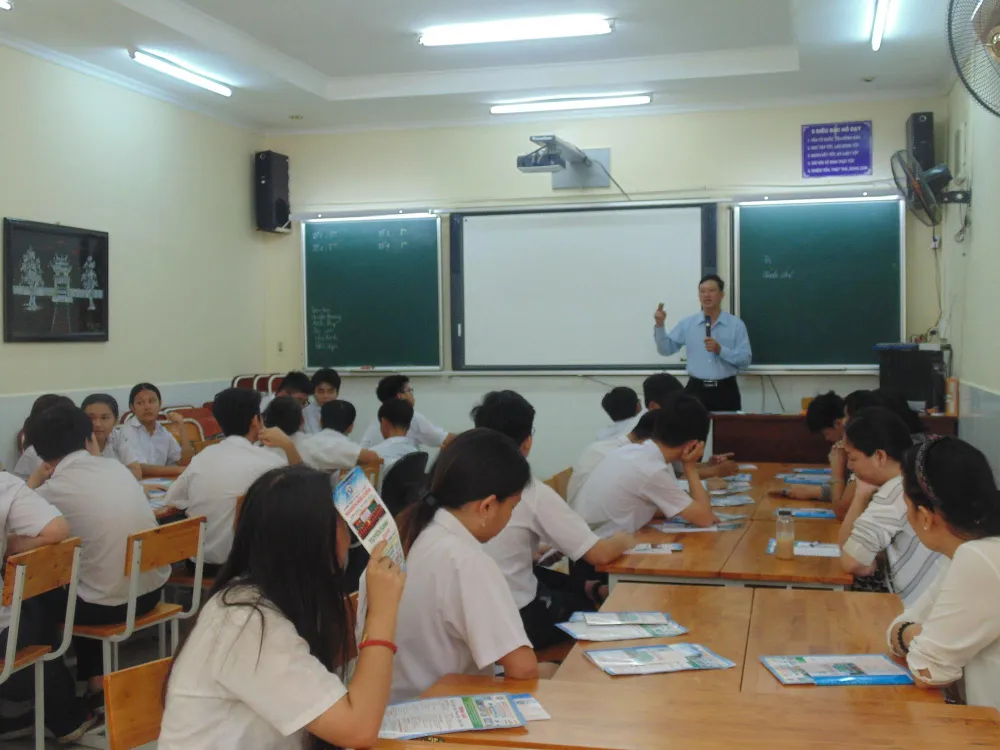 TPHCM: Không tổ chức xếp lớp theo trình độ học sinh ảnh 1