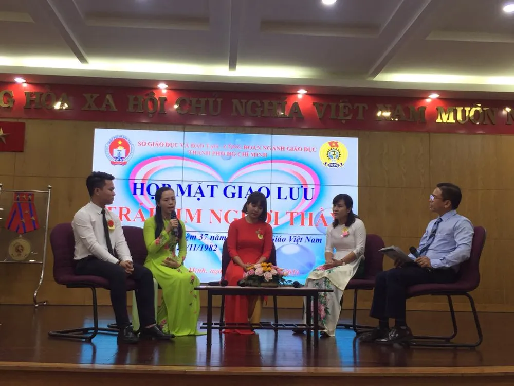 TPHCM tôn vinh 130 cán bộ quản lý và giáo viên chủ nhiệm giỏi ảnh 1