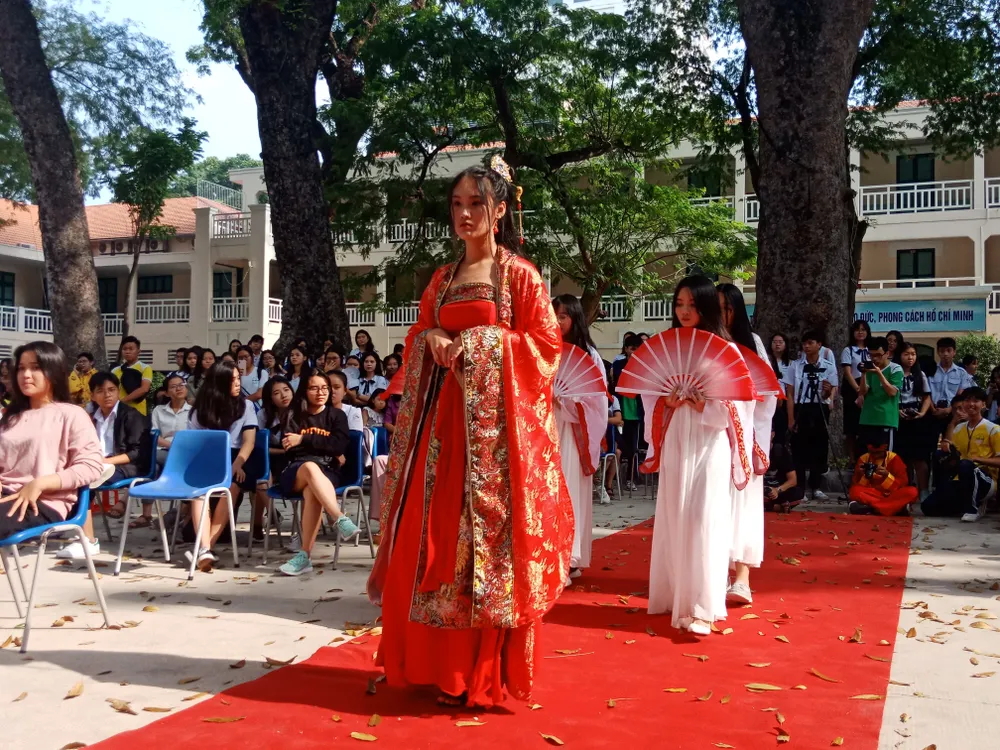 Học sinh học lịch sử qua hình thức hóa thân ảnh 5